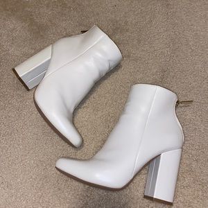 Women’s boots size 7